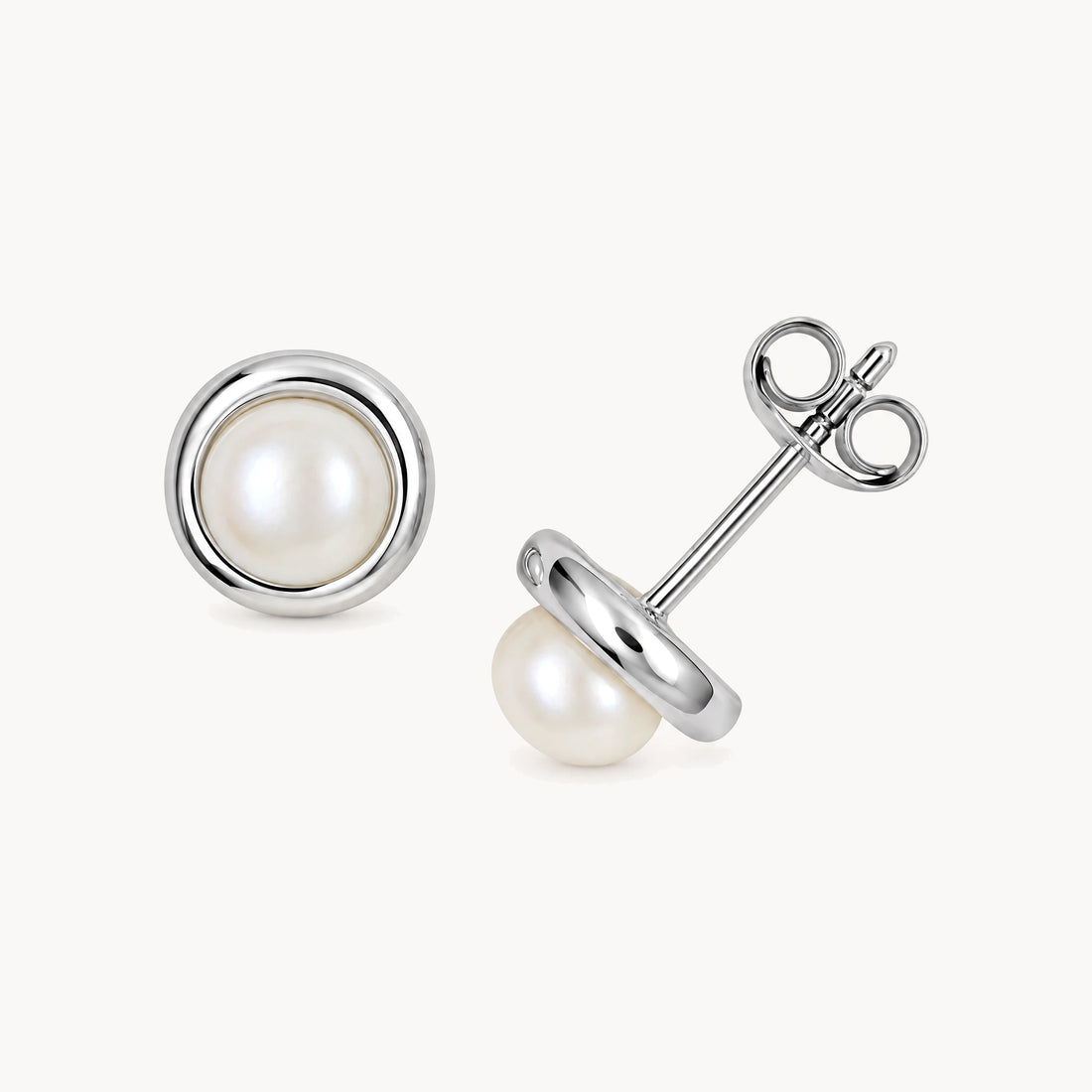 Ohrstecker in 925er Silber rhodiniert mit Zuchtperle