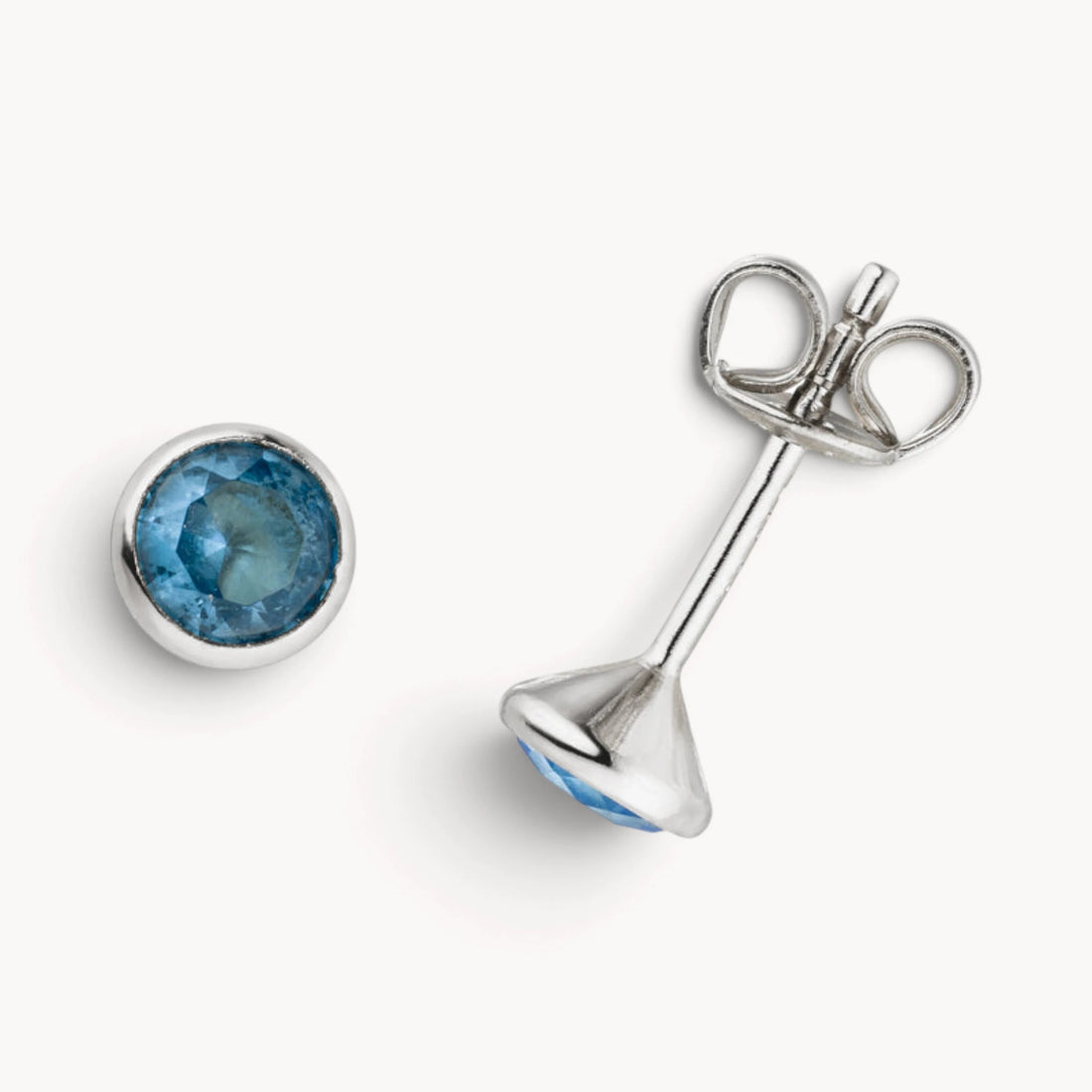 Ohrstecker in 925er Silber rhodiniert mit gefärbtem Zirkonia