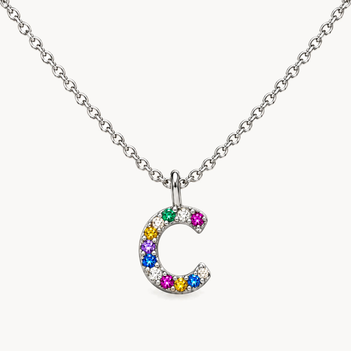 Buchstabencollier in 925er Silber rhodiniert mit gefärbtem Zirkonia – Buchstabe C