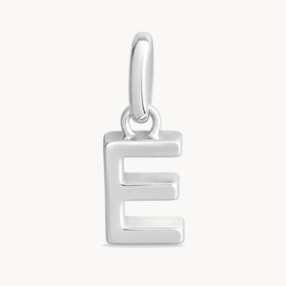 Buchstabenanhänger „E“ in 925er Silber rhodiniert, massiv