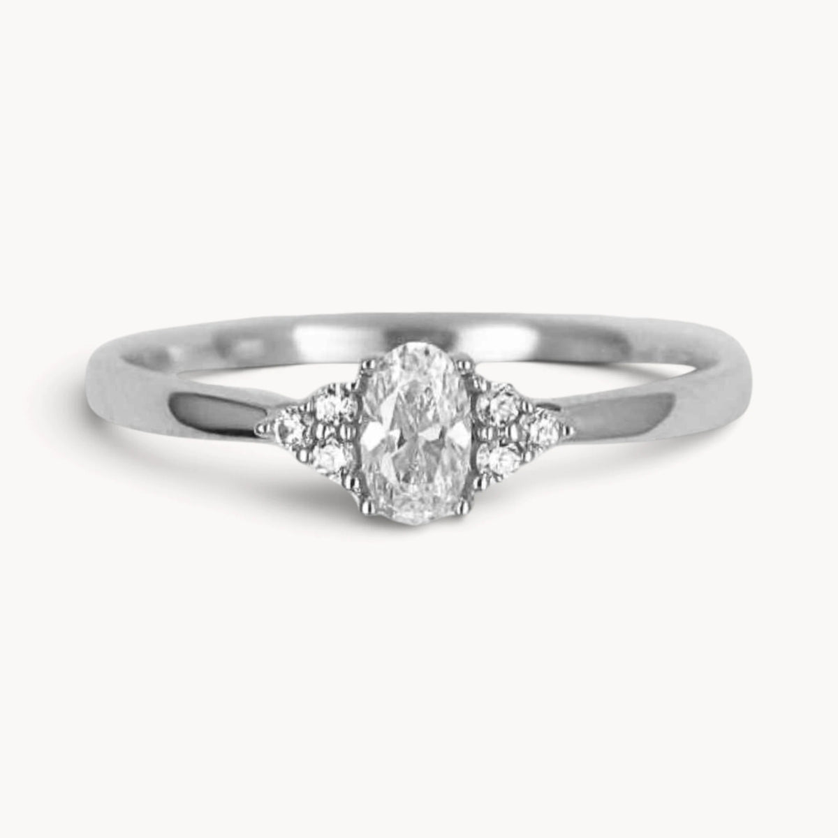 Ring in 333er Gold mit Zirkonia, ovale Fassung