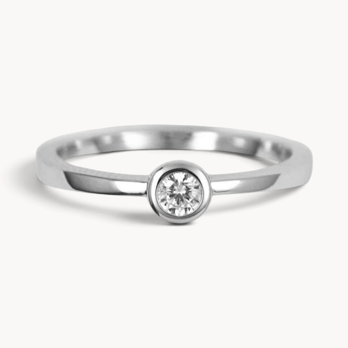 Solitärring in 925er Silber rhodiniert mit Diamant