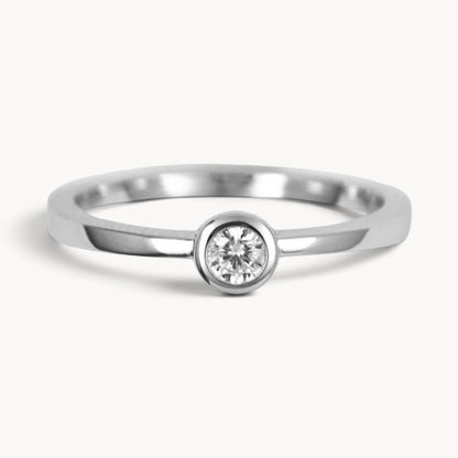 Solitärring in 925er Silber rhodiniert mit Diamant